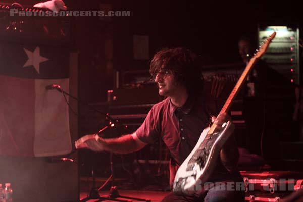 EXPLOSIONS IN THE SKY - 2011-05-20 - PARIS - Le Bataclan - 